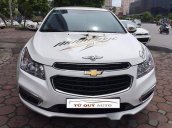 Bán gấp Chevrolet Cruze LT 1.6MT đời 2016, màu trắng  