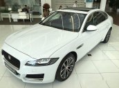 Bán Jaguar XF Premium Luxury 2.0 Si4 đời 2017, màu trắng, xe nhập