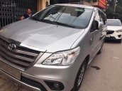 Bán Toyota Innova đời 2015 giá cạnh tranh