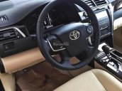 Cần bán Toyota Camry 2.0E năm 2017, màu đỏ như mới giá cạnh tranh