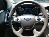 Bán Ford Focus 2.0AT Titanium đời 2014, màu trắng, xe nhập, 585 triệu