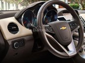 Cần bán Chevrolet Cruze LT đời 2018 đủ màu, khuyến mại cực lớn từ nhà máy