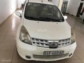 Bán xe cũ Nissan Grand livina đời 2011, màu trắng