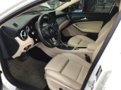 Bán xe Mercedes-Benz GLA 200 năm 2016 màu trắng, nội thất kem,  xe nhập Đức