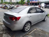 Cần bán xe Kia Forte đời 2010, màu bạc, nhập khẩu nguyên chiếc