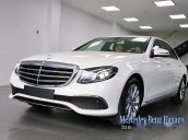 Bán ô tô Mercedes E200 đời 2017, màu trắng, xe nhập