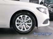 Bán ô tô Mercedes E200 đời 2017, màu trắng, xe nhập