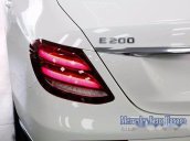 Bán ô tô Mercedes E200 đời 2017, màu trắng, xe nhập