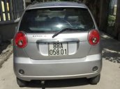 Cần bán lại xe Chevrolet Spark đời 2010, màu bạc xe gia đình