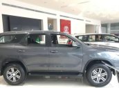 Bán xe Toyota Fortuner đời 2017, màu xám, 976 triệu