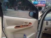 Cần bán xe Toyota Innova 2.0 đời 2007, màu bạc xe gia đình