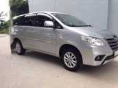 Bán gấp Toyota Innova đời 2014, màu bạc chính chủ