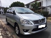 Bán ô tô Toyota Innova J đời 2011, màu bạc số sàn, giá 355tr