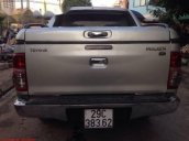 Cần bán lại xe Toyota Hilux 2014, màu bạc