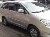 Bán gấp Toyota Innova G đời 2010, màu bạc chính chủ