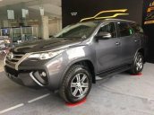 Cần bán xe Toyota Fortuner đời 2017, màu xám