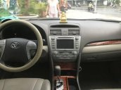 Bán Toyota Camry đời 2010, màu bạc xe gia đình