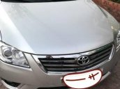 Bán Toyota Camry đời 2010, màu bạc xe gia đình