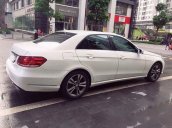 Bán lại xe Mercedes E250 đời 2014, màu trắng xe gia đình