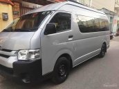 Bán xe Toyota Hiace 3.0L đời 2016, màu bạc, xe nhập