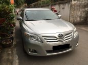 Bán chiếc Camry LE đK 2010 nhập khẩu Mỹ, màu bạc, tự động