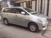 Cần bán xe Toyota Innova 2014 số sàn, màu bạc, zin nguyên bản không lỗi