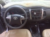 Cần bán xe Toyota Innova 2014 số sàn, màu bạc, zin nguyên bản không lỗi