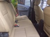 Cần bán xe Toyota Innova 2014 số sàn, màu bạc, zin nguyên bản không lỗi