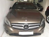 Bán Mercedes 200 đời 2013, màu nâu, xe nhập, 840tr