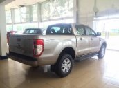 Bán Ford Ranger XLS AT đời 2017, màu bạc