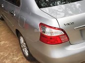 Cần bán xe Toyota Vios đời 2010, màu bạc, giá chỉ 415 triệu