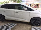 Cần bán Kia Rondo tự động năm 2017, màu trắng chính chủ, giá tốt 700tr