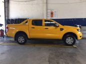 Bán ô tô Ford Ranger sản xuất 2017, màu vàng, giá tốt