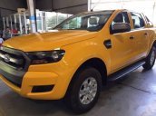 Bán ô tô Ford Ranger sản xuất 2017, màu vàng, giá tốt