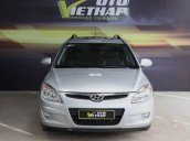 Cần bán xe Hyundai i30 CW 1.6AT đời 2009, màu bạc giá cạnh tranh