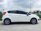 Cần bán lại xe Ford Fiesta 1.0L đời 2015, màu trắng