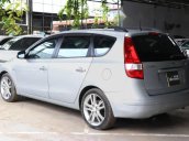 Cần bán xe Hyundai i30 CW 1.6AT đời 2009, màu bạc giá cạnh tranh