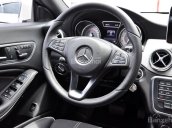 Bán Mercedes CLA200 Model 2016 màu trắng