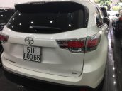 Cần bán Toyota Highlander LE sản xuất năm 2015, màu trắng, nhập khẩu