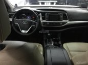 Cần bán Toyota Highlander LE sản xuất năm 2015, màu trắng, nhập khẩu