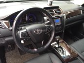 Bán Toyota Camry 2.5Q đời 2016, màu đen như mới