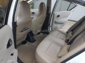 Bán xe Nissan Sunny đời 2013, màu trắng