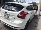 Cần bán gấp Ford Focus 2.0 AT đời 2014, màu trắng đẹp như mới, 575 triệu