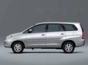 Gia đình bán Toyota Innova 2.0 E đời 2014, màu bạc