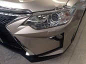 Bán Toyota Camry 2.0E đời 2016, màu vàng 