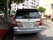 Bán lại xe Toyota Innova E năm 2015, màu bạc