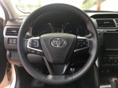 Cần bán gấp Toyota Camry 2.5Q đời 2017, màu vàng, chính chủ