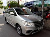 Bán lại xe Toyota Innova E năm 2015, màu bạc