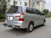 Bán xe Toyota Innova đời 2015, màu bạc số sàn