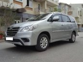 Bán xe Toyota Innova đời 2015, màu bạc số sàn